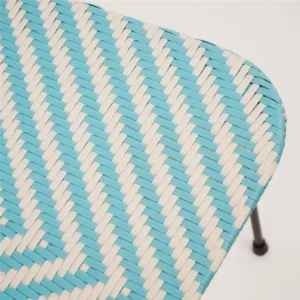 mobiliario-contract-silla atina azul blanco ratan sintetico estructura hierro 3